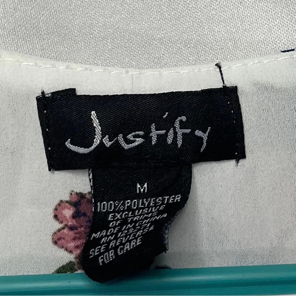 Justify White Floral Blouse - Picture 2 of 5